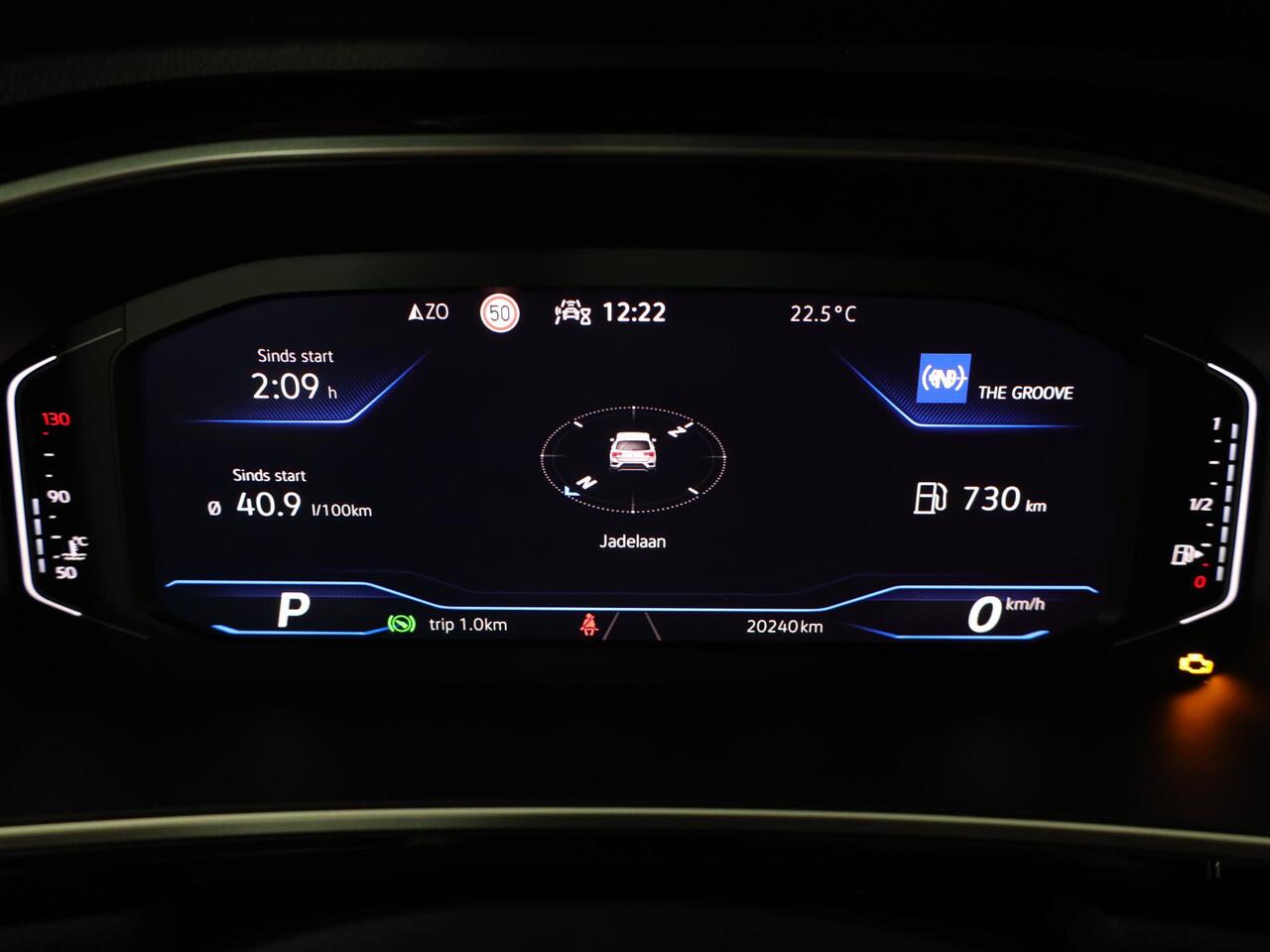 Volkswagen T-Roc 1.5 TSI R-Line 150 pk Automaat (DSG) | Verlengde garantie | Navigatie | Trekhaak (afneembaar) | Parkeersensoren (Park assist) | Achteruitrijcamera | R-Line |