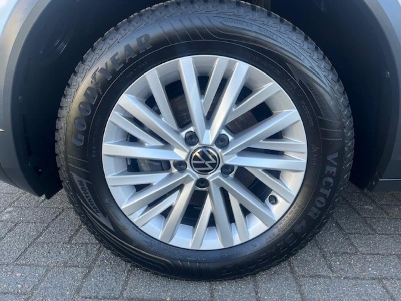 Volkswagen T-Roc 1.0TS Life Carplay Navi Clima