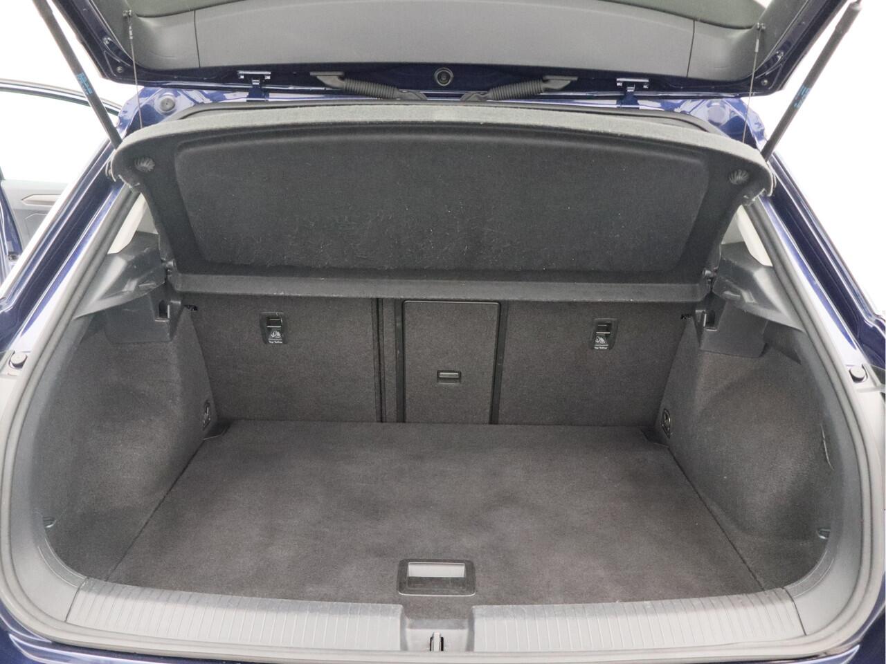 Volkswagen T-Roc 1.0 TSI Style/ achteruitrijcamera/ lage km/ zeer mooi!