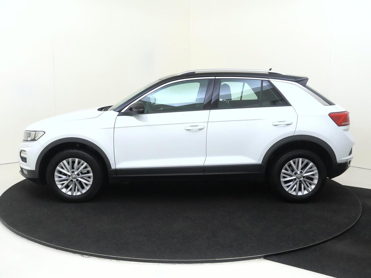 Volkswagen T-Roc 1.0 TSI Style Business | Parkeersensoren | Adaptieve cruise control | CarPlay | Navigatie | Airco | Elektrisch inklapbare buitenspiegels |