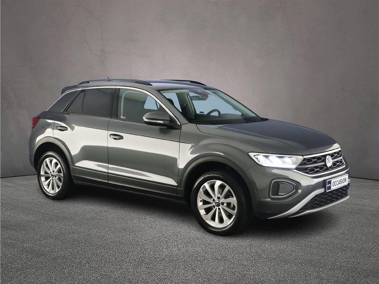 Volkswagen T-Roc Life Edition 1.0 TSI 115pk Adaptive cruise control, Achteruitrijcamera, Parkeersensoren, Stoelverwarming, LED koplampen, Airco, DAB, Radio, Bluetooth