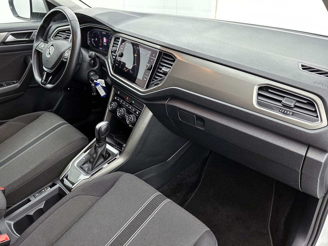 Volkswagen T-Roc 1.5 TSI Style Business | Digitaal Display | Trekhaak | Camera | Stoelverwarming | Nederlandse Auto | NAP |