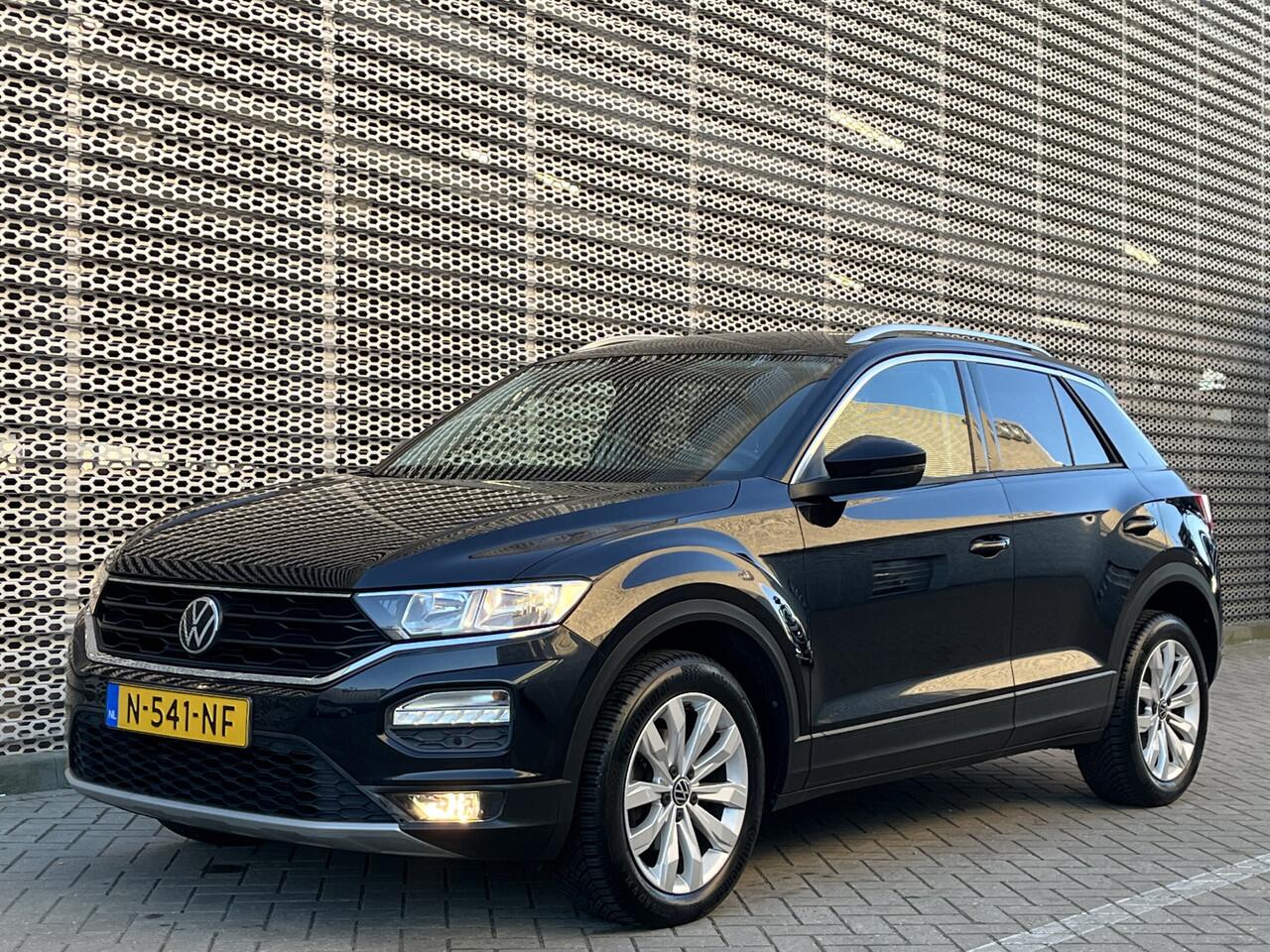 Volkswagen T-Roc 1.0 TSI Style / App connect / Navigatie / Climate controle / Camera / Parkeersensoren V+A / **