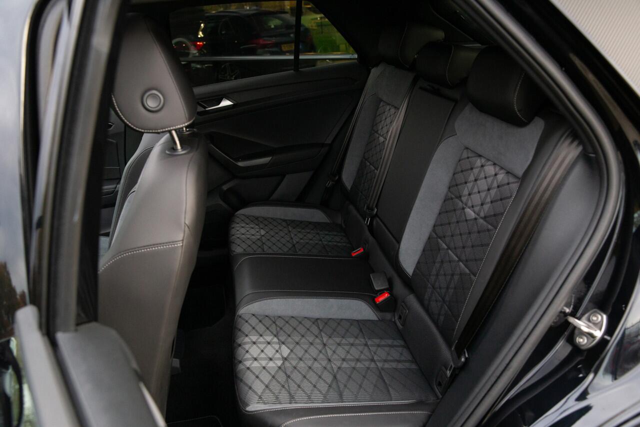 Volkswagen T-Roc 1.5 TSI R-Line Black Edition , Panoramadak, Adaptieve Cruise, IQ-Light