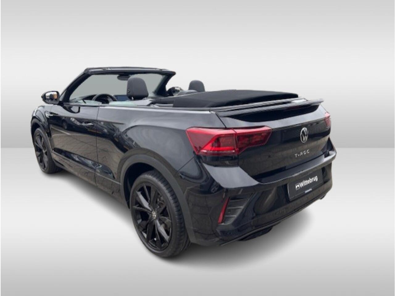 Volkswagen T-Roc Cabrio 1.5 TSI 150pk DSG R-Line Black Style / Leder Vienna / 19" LMV / Cockpit Pro / Stuur en Stoelverwarming / Navi Pro / Camera / Keyless / Alarm / IQ LED / Beats Audio