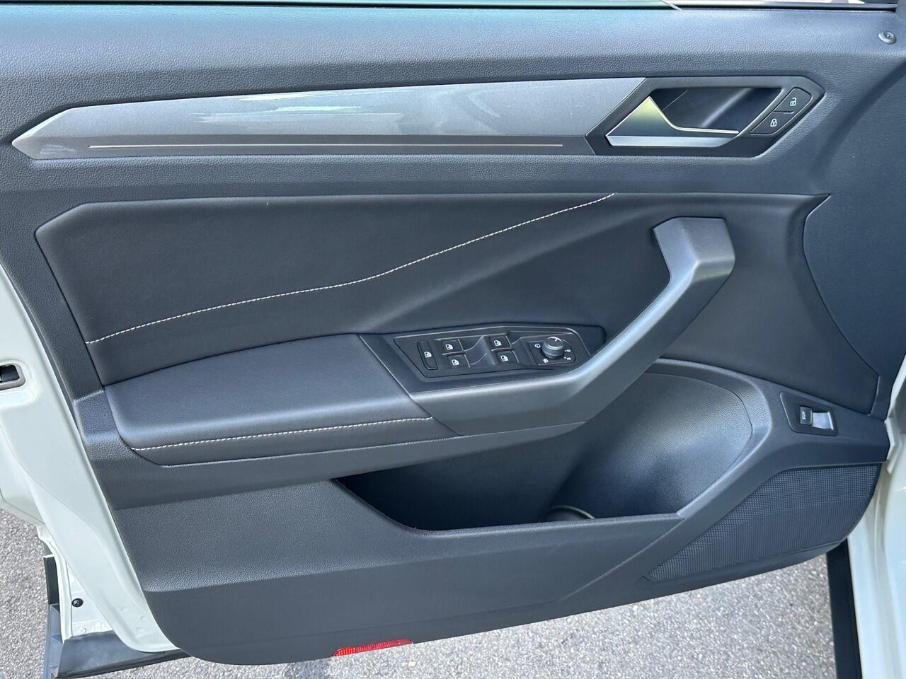 Volkswagen T-Roc 1.5 TSI 150pk DSG Style Carplay | Camera | Keyless | Elek. Achterklep | Rijklaar incl. garantie