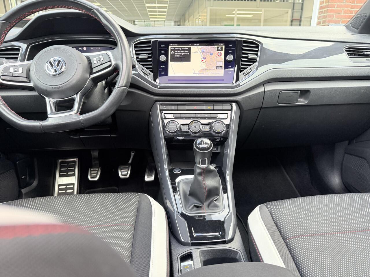 Volkswagen T-Roc 1.5 TSI 150pk Sport Panoramadak, 18''Lmv, Virt. Display