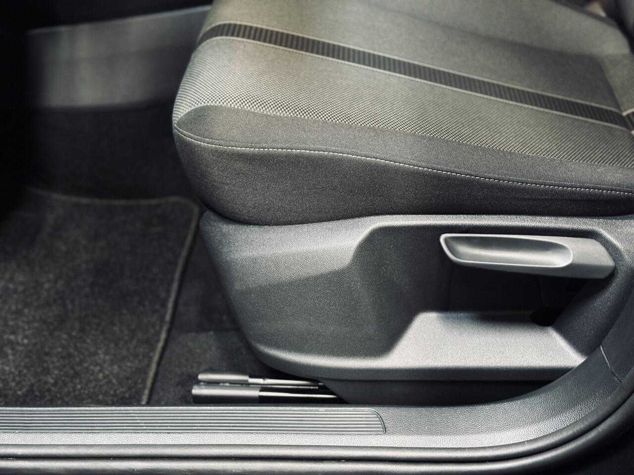 Volkswagen T-Roc 1.5 TSI Oranje Edition | NAP | IQ | Navi