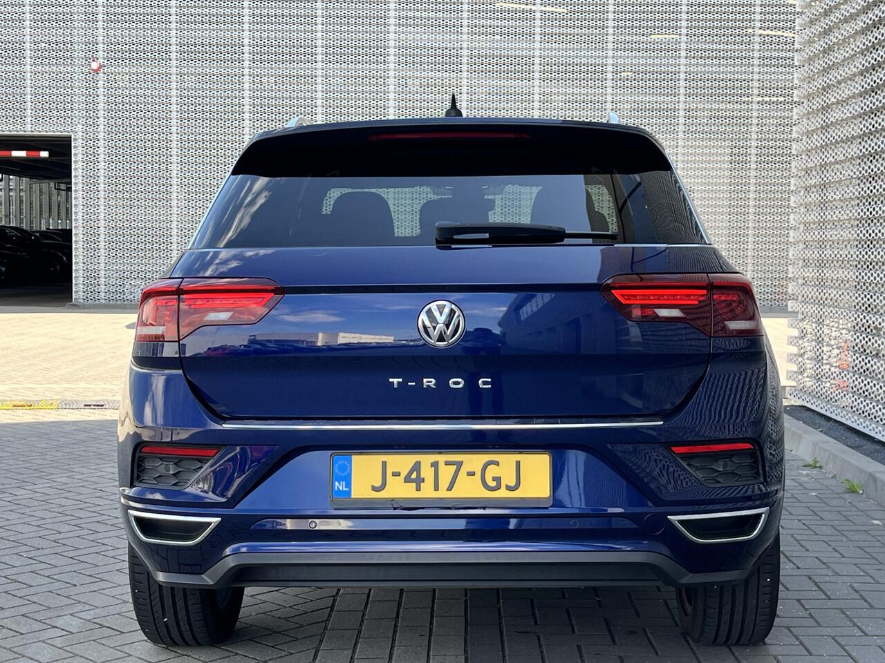 Volkswagen T-Roc 1.5 TSI 150pk DSG R-Line / Panoramadak / R-Line in. & ext. / Led / Digitaal dashboard / Camera / Parkeersensoren / Lichtmetaal 18 inch /