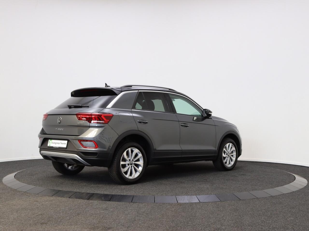Volkswagen T-Roc 1.5 TSI Life Bns | Private Lease 599,- | Navigatie | Camera | K