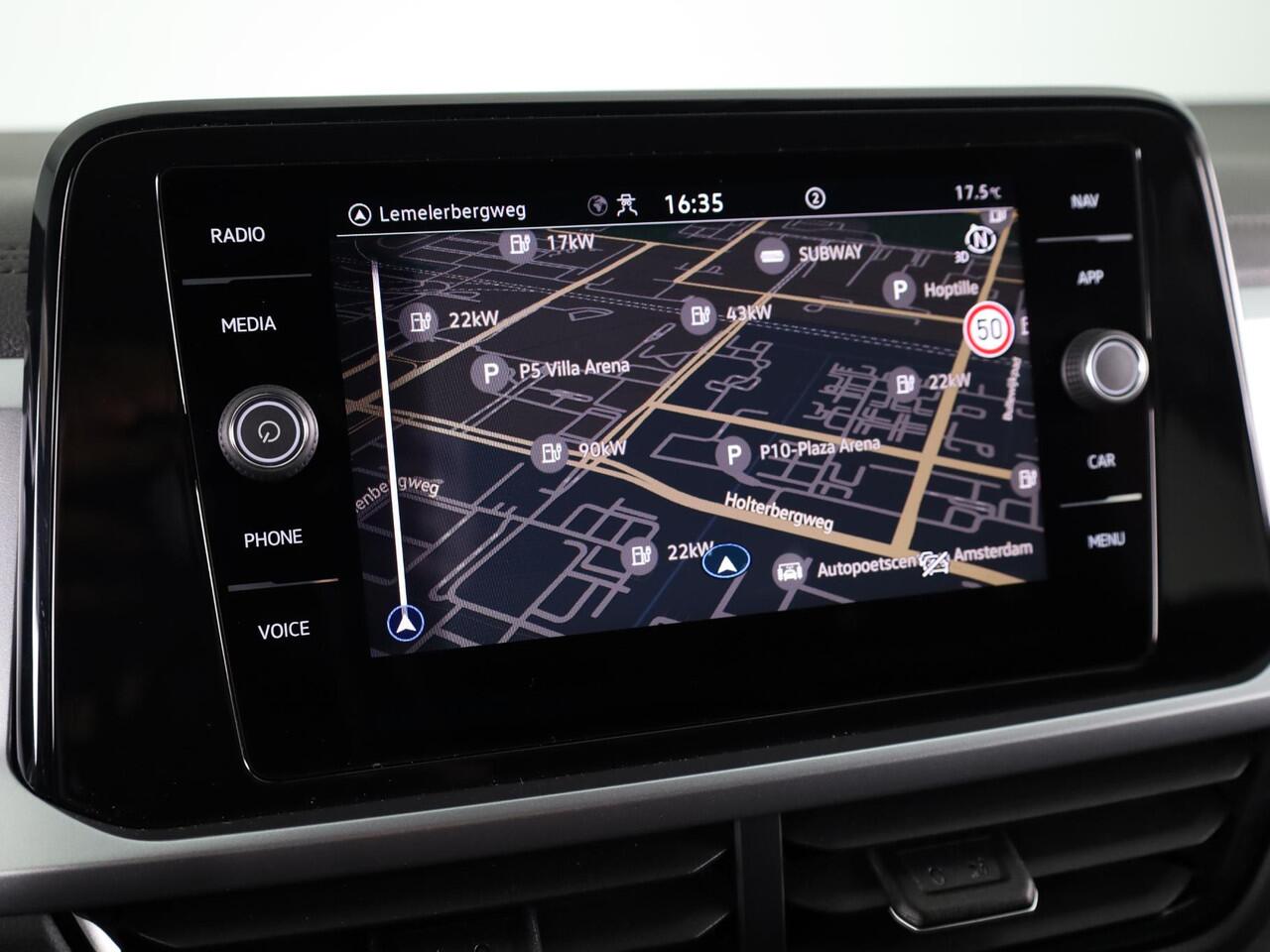 Volkswagen T-Roc 1.5 TSI Life Edition 150 PK DSG | Private lease vanaf ¤ 569,- pm | Navigatie | Parkeercamera | Keyless entry |