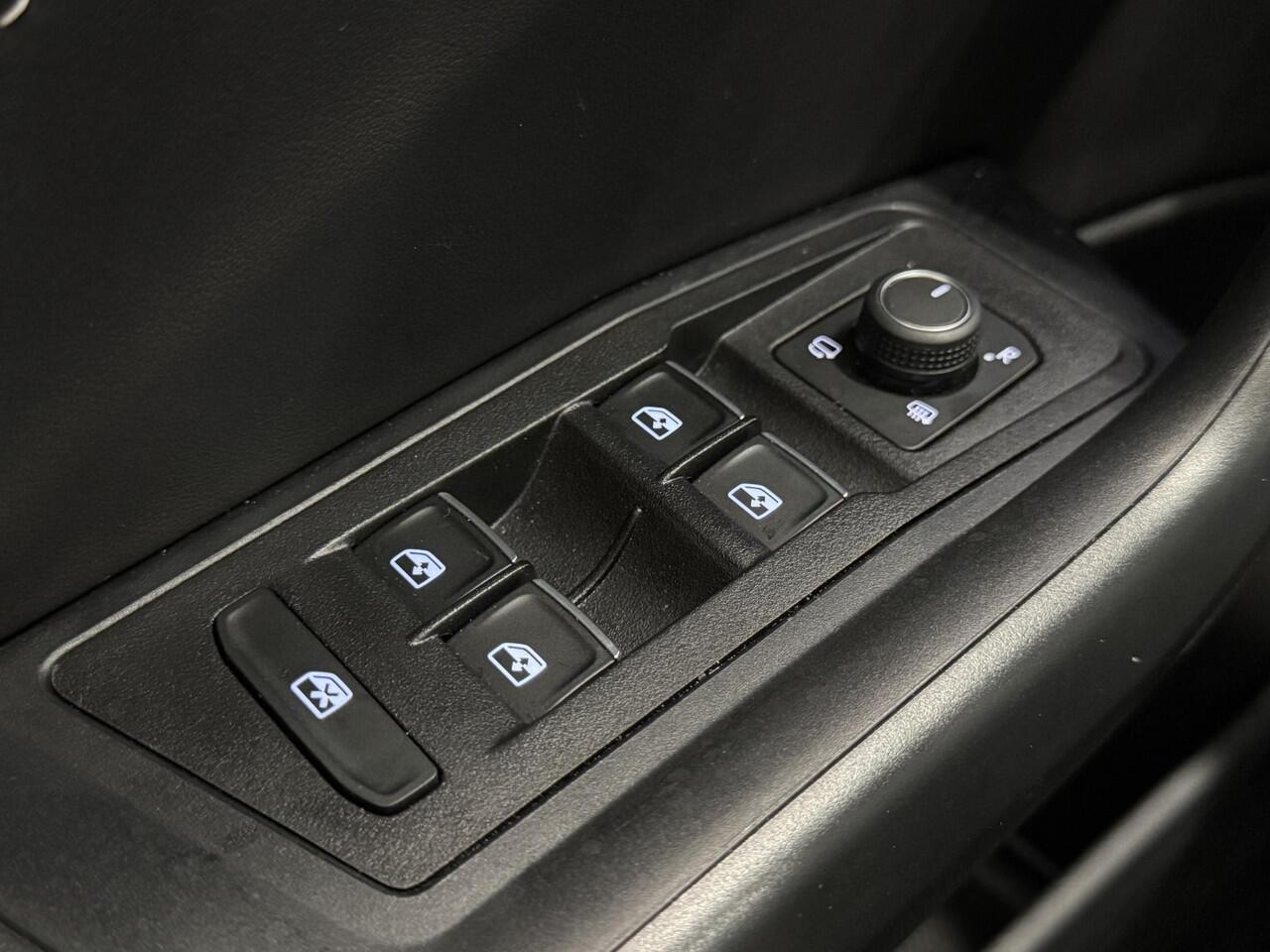 Volkswagen T-Roc 1.5 TSI Goal Edition | Automaat | Stoelverwarming | ACC | Clima | Navi | PDC | Carplay | ( Vesteging - Nieuwegein )