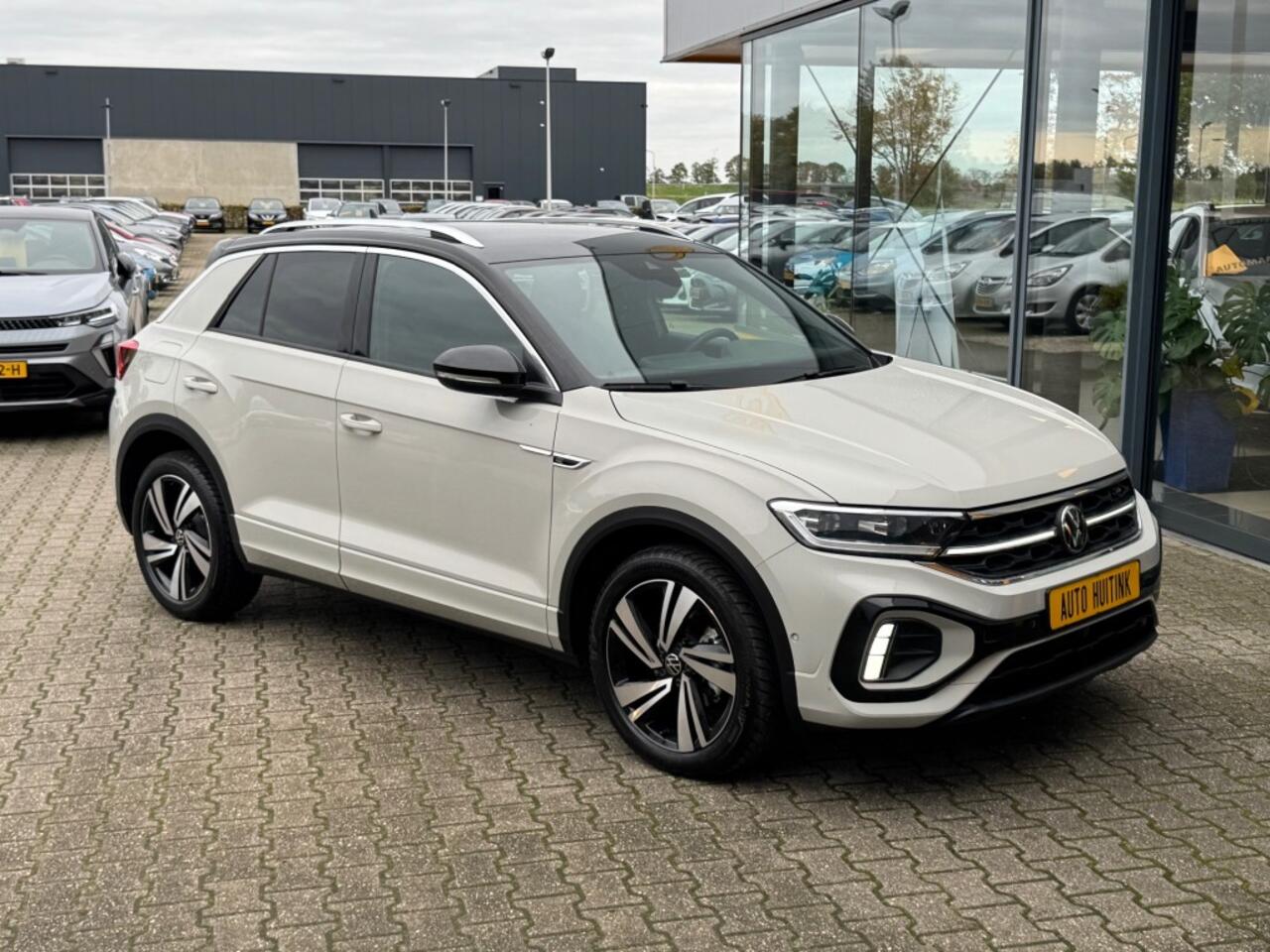 Volkswagen T-Roc 1.5 TSI R-Line Ed. - adaptive cruise - IQLight - camera