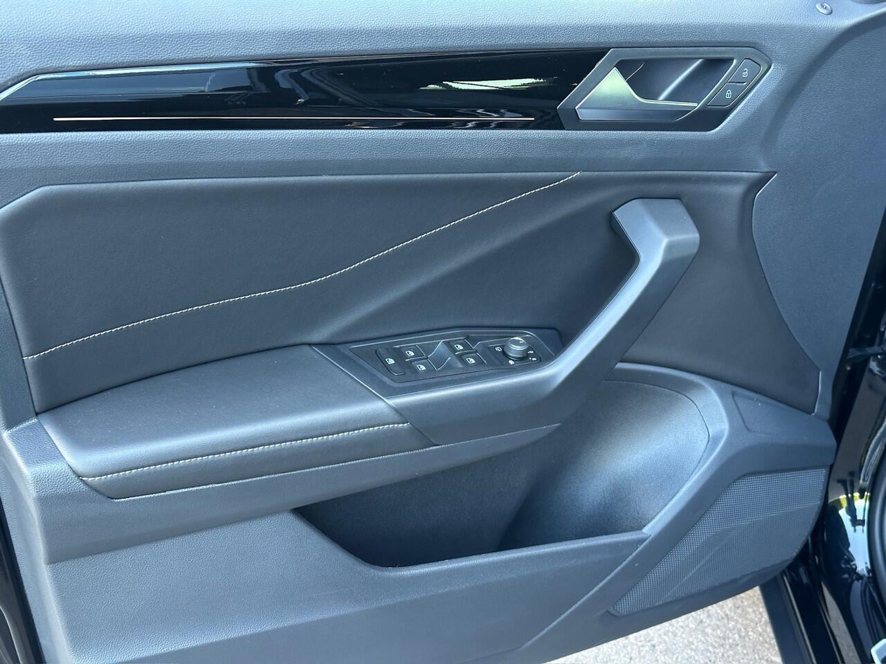 Volkswagen T-Roc 1.5 TSI 150pk R-Line | Black Style | Keyless | Navi | Adapt. Cruise | Rijklaar incl. verlengde garantie