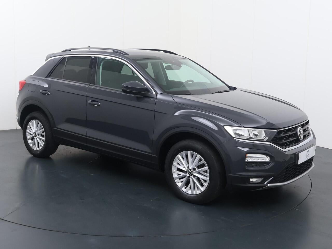 Volkswagen T-Roc 1.0 TSI Style | 110 PK | Adaptive cruise control | Lane assist | Apple CarPlay / Android Auto |