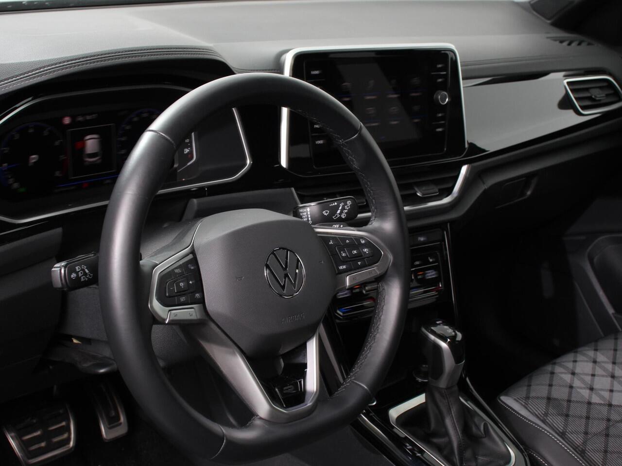 Volkswagen T-Roc 1.5 TSI 150pk DSG R-Line Edition | Navigatie | Apple Carplay/Android Auto | Electrische te openen kofferbak | Camera | Keyless start | Led | Dab | Adaptive Cruise Control