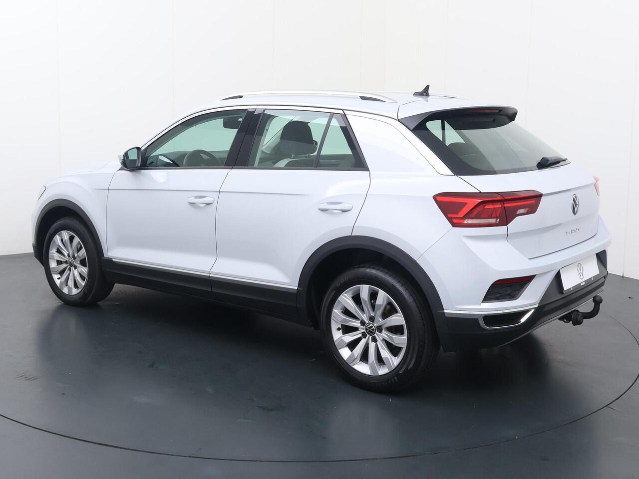 Volkswagen T-Roc 1.5 TSI Sport | 150 PK | Automaat | Trekhaak | Navigatiesysteem |