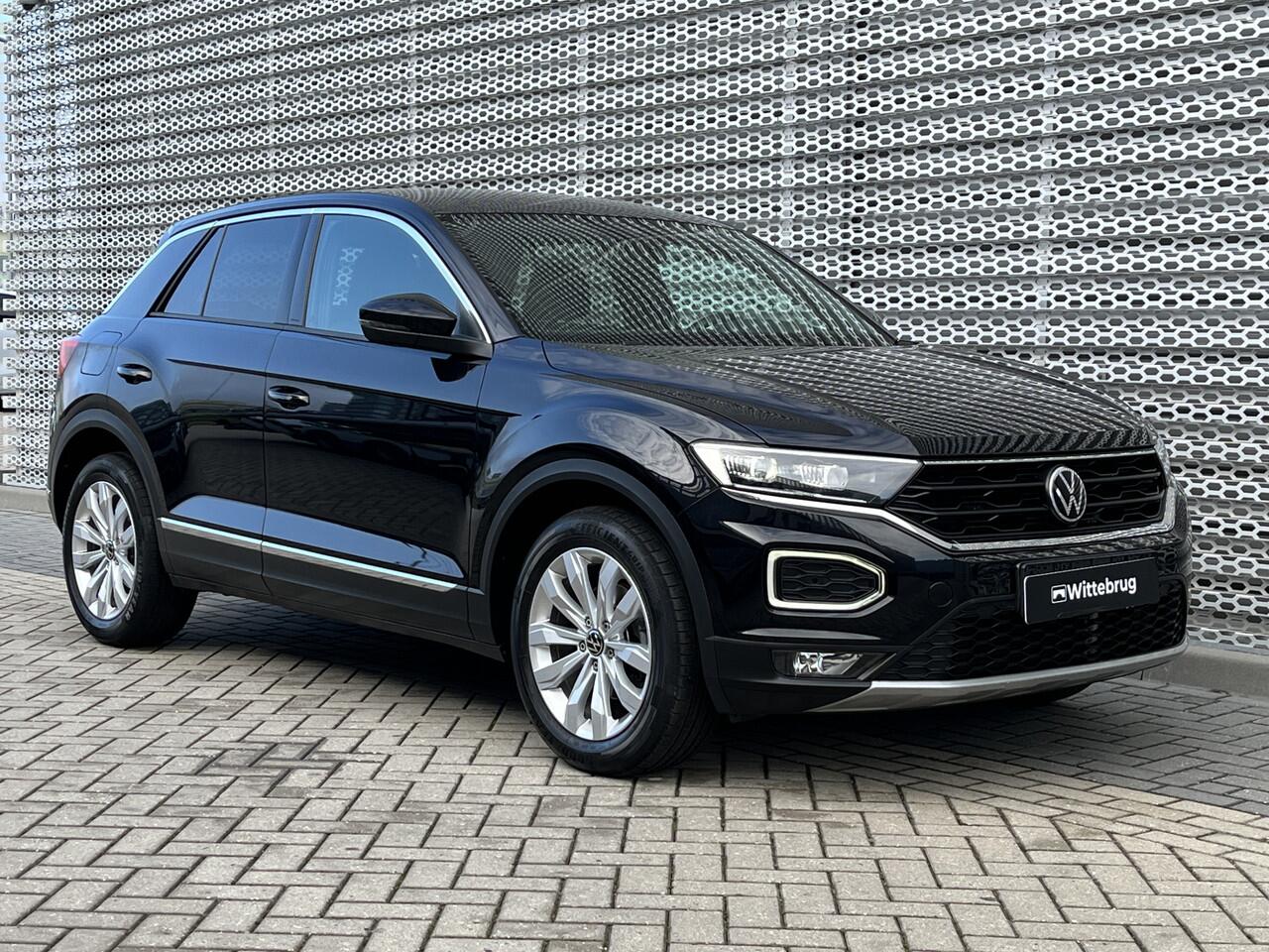 Volkswagen T-Roc 1.5 TSI 150PK Sport / Achteruitrijcamera / Elektrische Achterklep / Stoelverwarming / Parkeersensoren V+A / LED P4