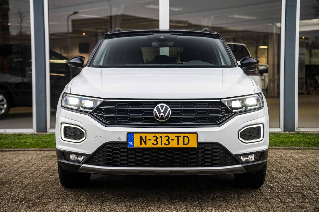 Volkswagen T-Roc 1.5 TSi 150 pk Sport + | Black Style | Full LED | Navigatie
