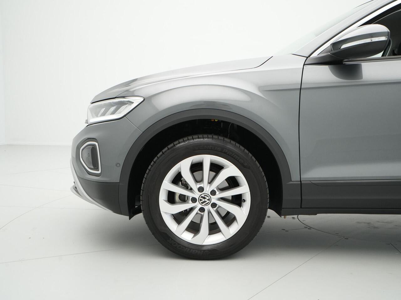 Volkswagen T-Roc 1.5 TSI 150pk DSG Life Edition Navi via App Pdc Clima Acc 63