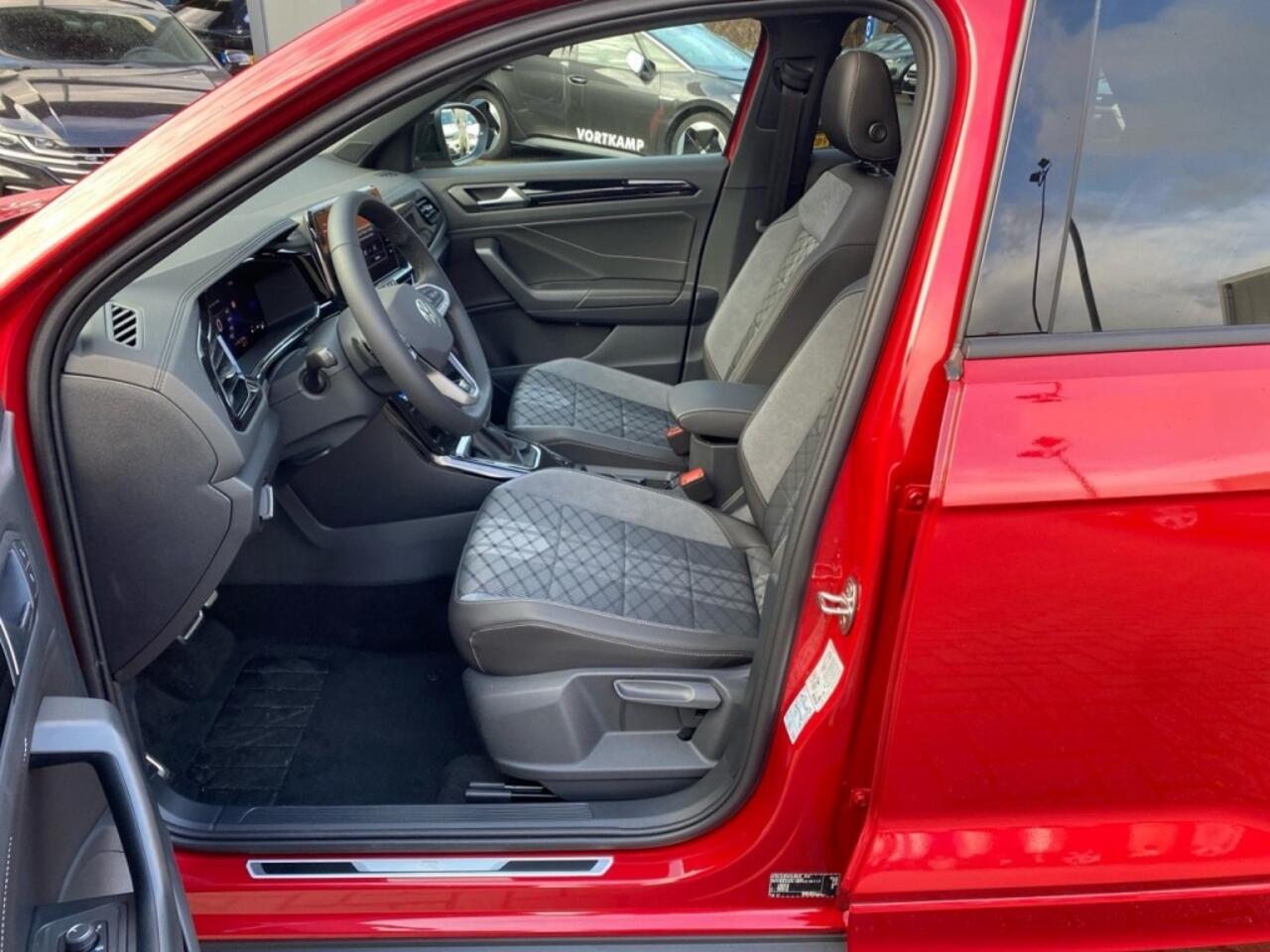 Volkswagen T-Roc 1.5 TSI DSG R-LINE BLACK OPTIK 19''LM/PANO-DAK/E-KLEP/ACC/CAMER