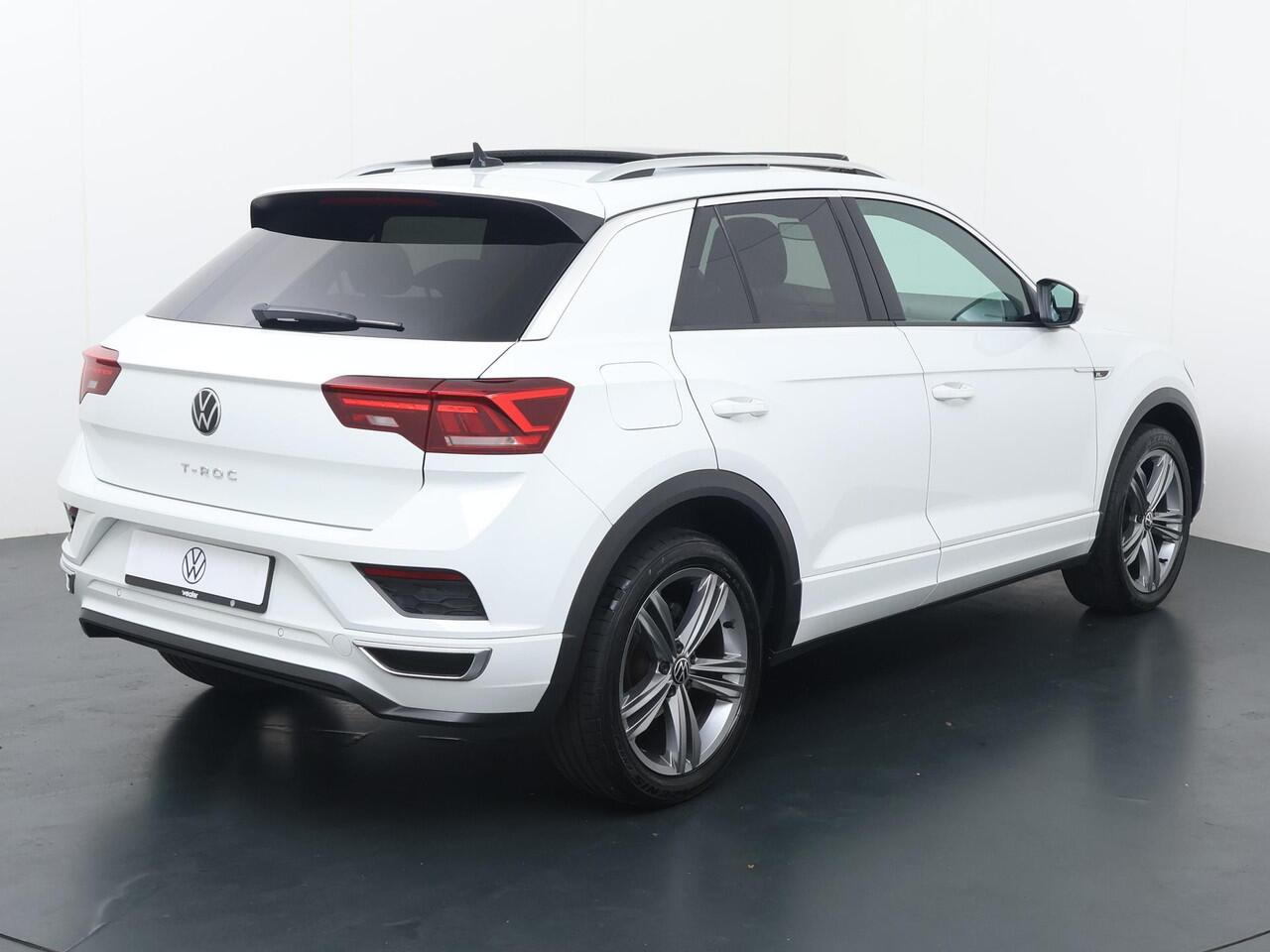 Volkswagen T-Roc 1.5 TSI Sport Business R | 150 PK | Automaat | Panoramadak | Achteruitrijcamera | R Line |