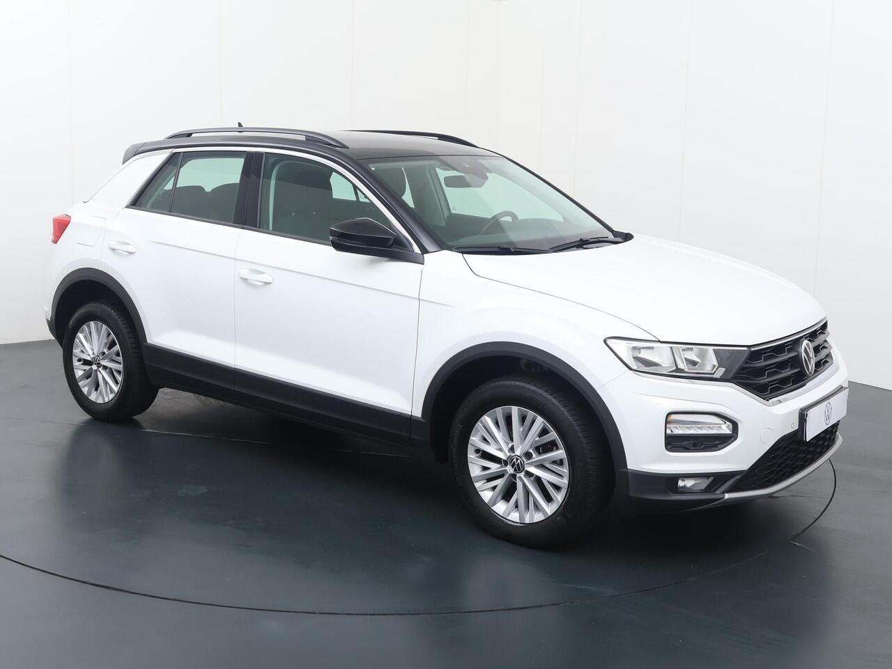 Volkswagen T-Roc 1.0 TSI Style | 110 PK | Climate control | Navigatiesysteem | Adaptive cruise control |