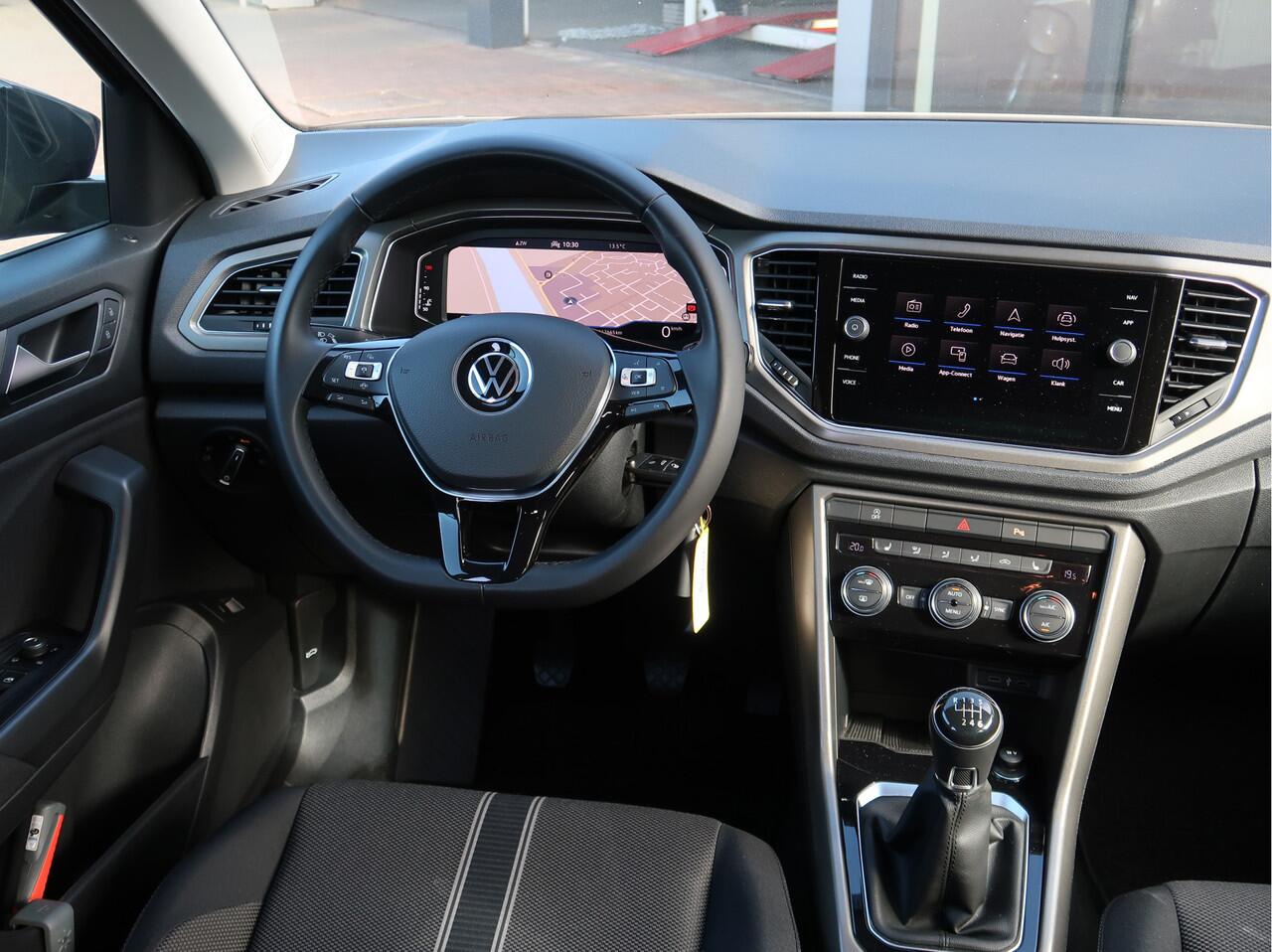 Volkswagen T-Roc 1.0 TSI Style Business | virtual cockpit | camera | stoelverw | elektr klep |