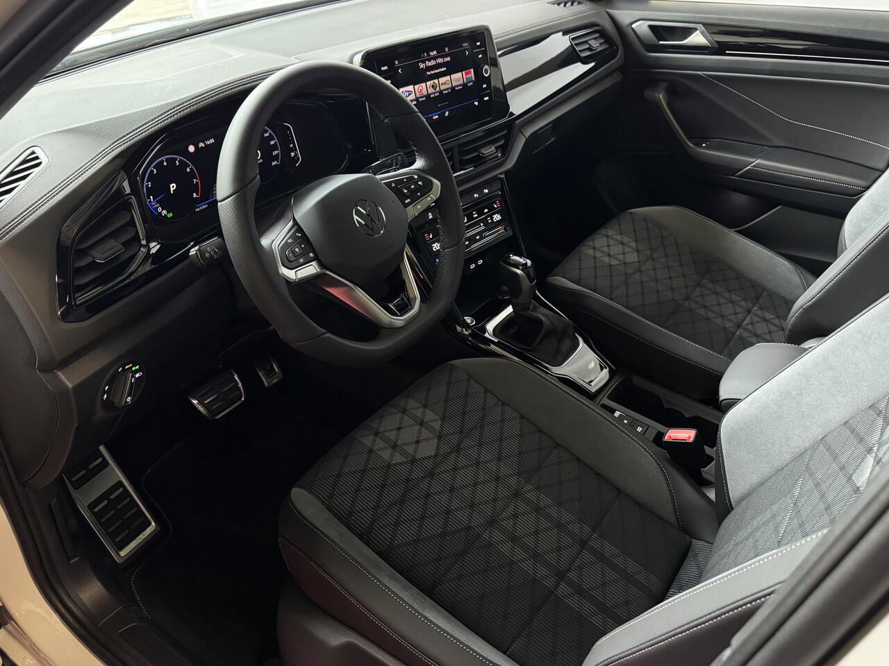 Volkswagen T-Roc 1.5 TSI 150PK R-LINE PANORAMA BLACKLINE EVO IQ LIGHT ALCANTARA ELEK.KLEP CARPLAY STOEL/STUUR VERW. 19"LMV VIR.COCKPIT 08/2025 ?Top Auto's Wijchen? 170 Nieuwe en bijna nieuwe Auto's met : Benzine / PHEV / Plug in hybrid / Hybrid / Mild hybrid / HEV /Keuze