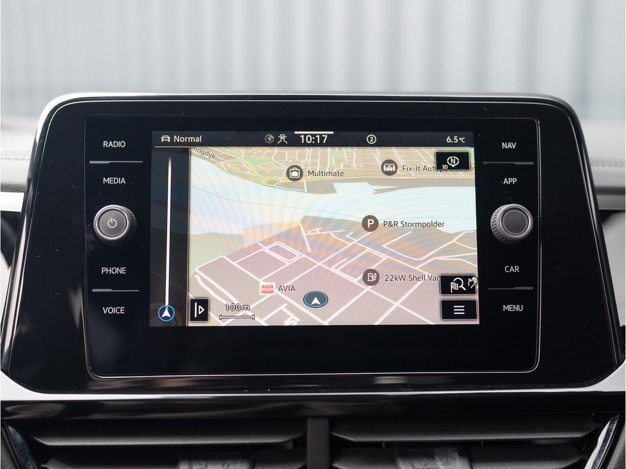 Volkswagen T-Roc 1.5 TSI 150Pk R-Line Business | Black Style | Keyless | IQ Light | 19'' | Trekhaak afnb. | Camera | Side Assist | Prijs Rijklaar!!