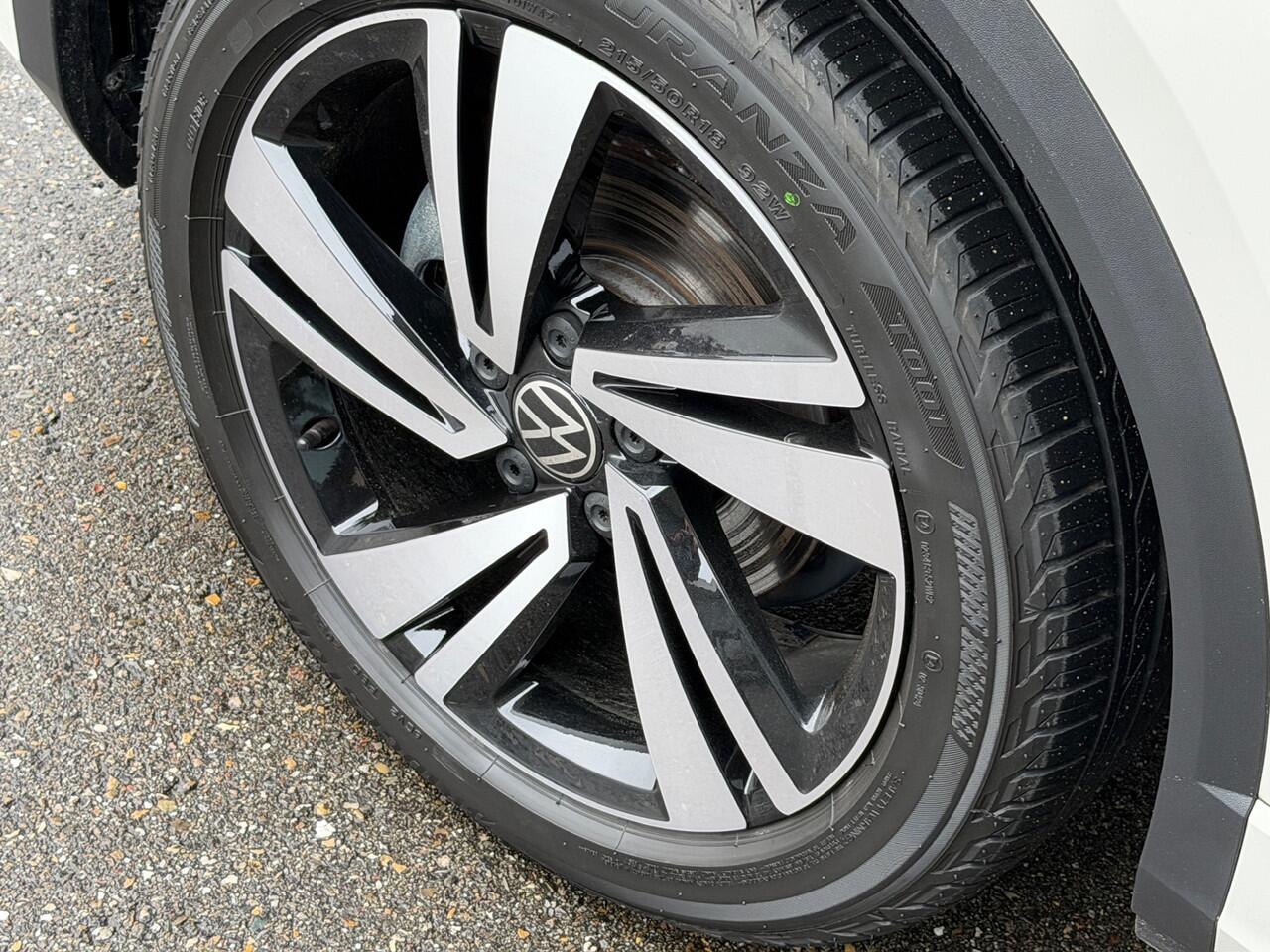 Volkswagen T-Roc 1.5 TSI 150pk DSG R-Line | Camera | Keyless | Elek. Achterklep | Dode hoek | Rijklaar incl. 1 jaar Bovag garantie