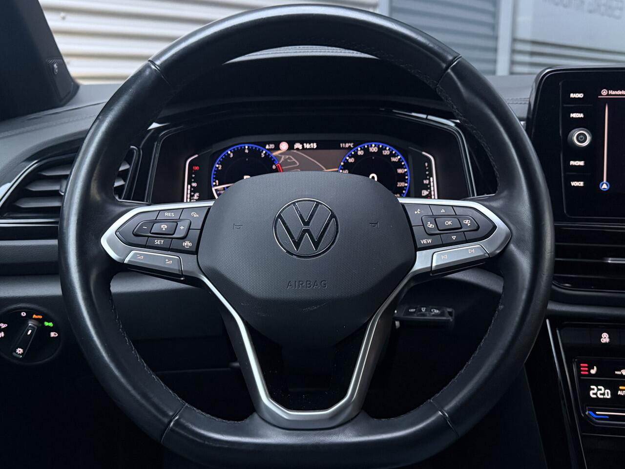 Volkswagen T-Roc 1.5 TSI Sport BLACKSTYLE DSG,NAVI/CAM,IQ-LIGHT,TREKHAAK