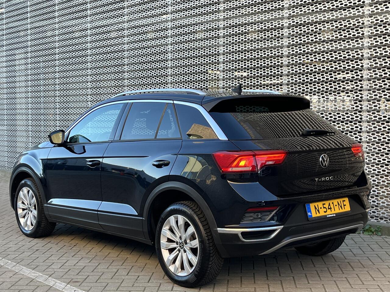 Volkswagen T-Roc 1.0 TSI Style / App connect / Navigatie / Climate controle / Camera / Parkeersensoren V+A / **