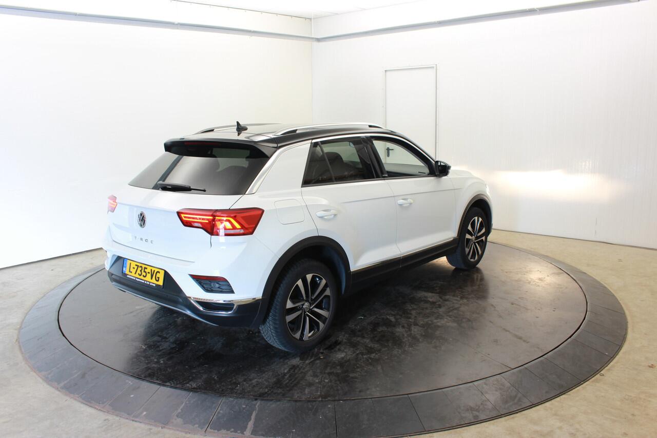 Volkswagen T-Roc 1.5 TSI Sport busines R Automaat Navi Carplay Stoelverw. Adapt. Cru