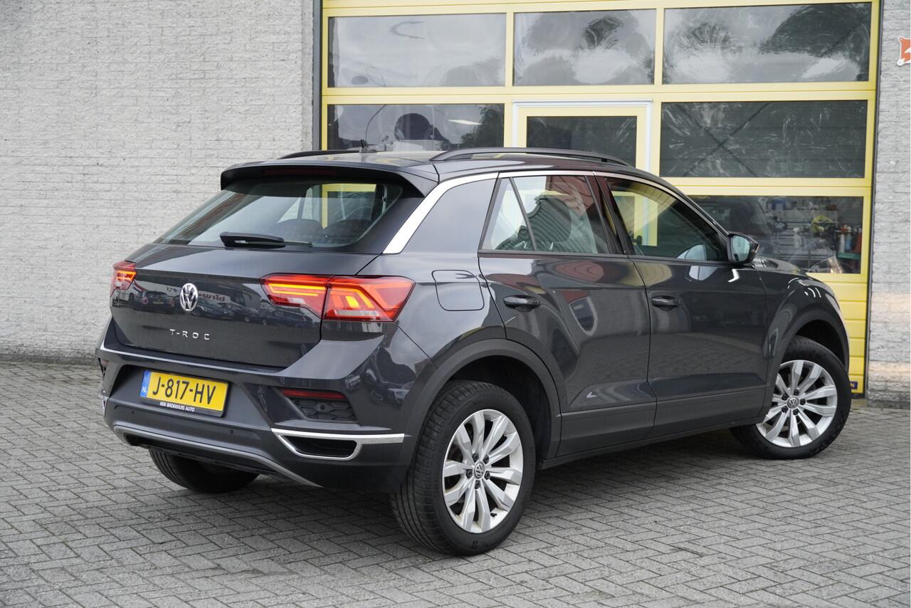 Volkswagen T-Roc 1.0 TSI Style BJ2020 Lmv 17" | Led | Pdc | Elek. achterklep | App-Connect | Climate control | Cruise control | Verwarmde voorstoelen | Getint glas