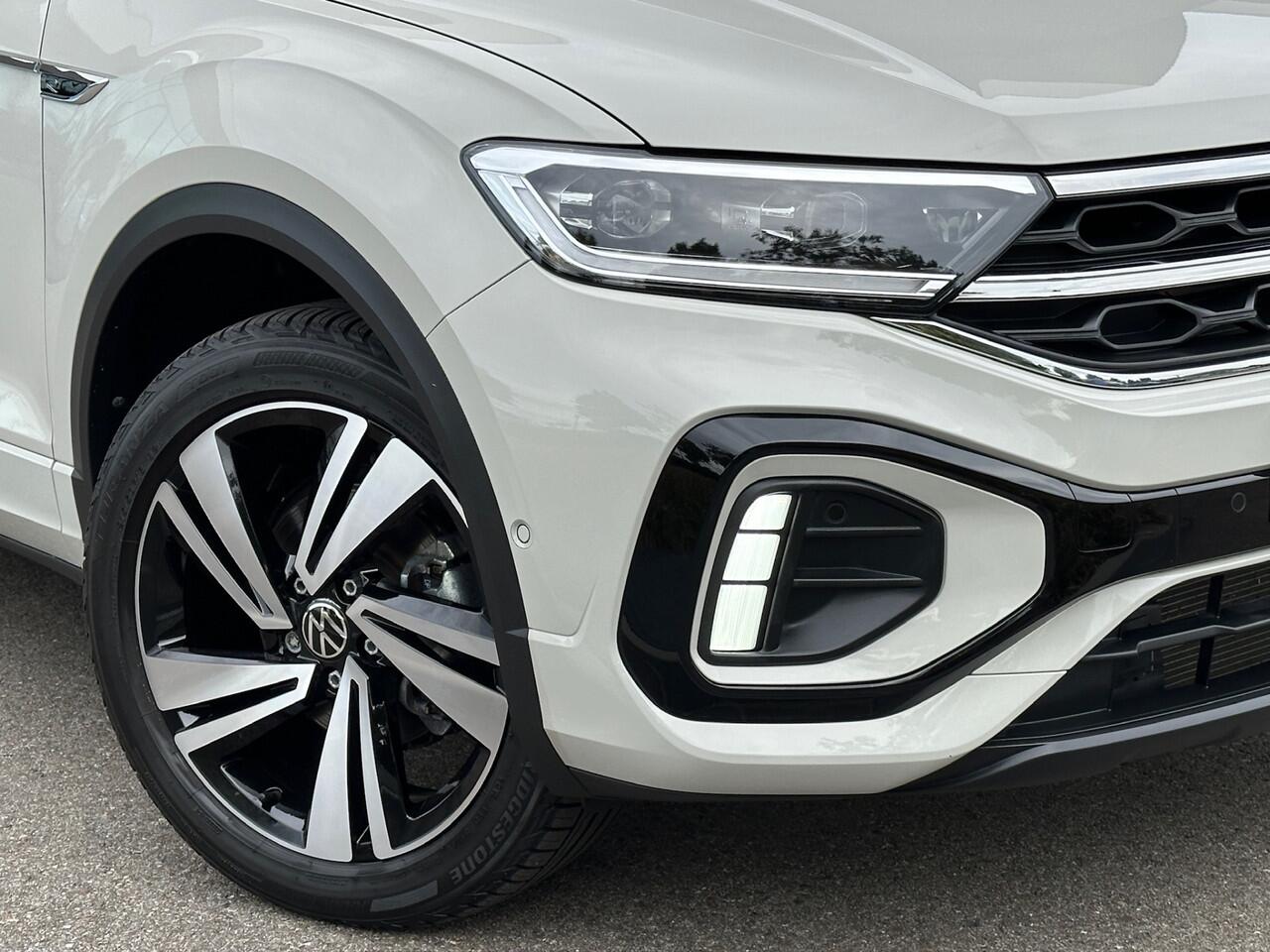 Volkswagen T-Roc 1.5 TSI 150pk DSG R-Line | Camera | Keyless | Elek. Achterklep | Dode hoek | Rijklaar incl. 1 jaar Bovag garantie