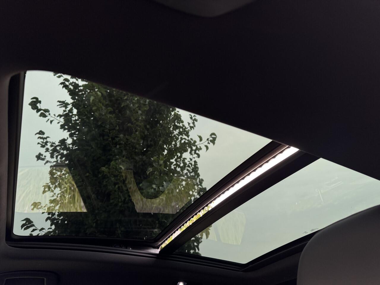 Volkswagen T-Roc 1.5 TSI 150pk DSG 3x R-Line BlackStyle Nieuw Model Panoramadak VirtualCockpit ACC Sportstoelen IQ-Light Ambientlight Keyless Camera Pdc