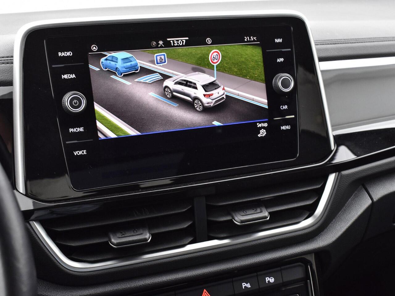 Volkswagen T-Roc 1.5 TSI 150pk DSG R-Line Business · Camera · Apple/Android Car Play · Navigatie · Stoelverwarming · 17'' Inch · Garantie t/m 20-06-2028 of 100.000km