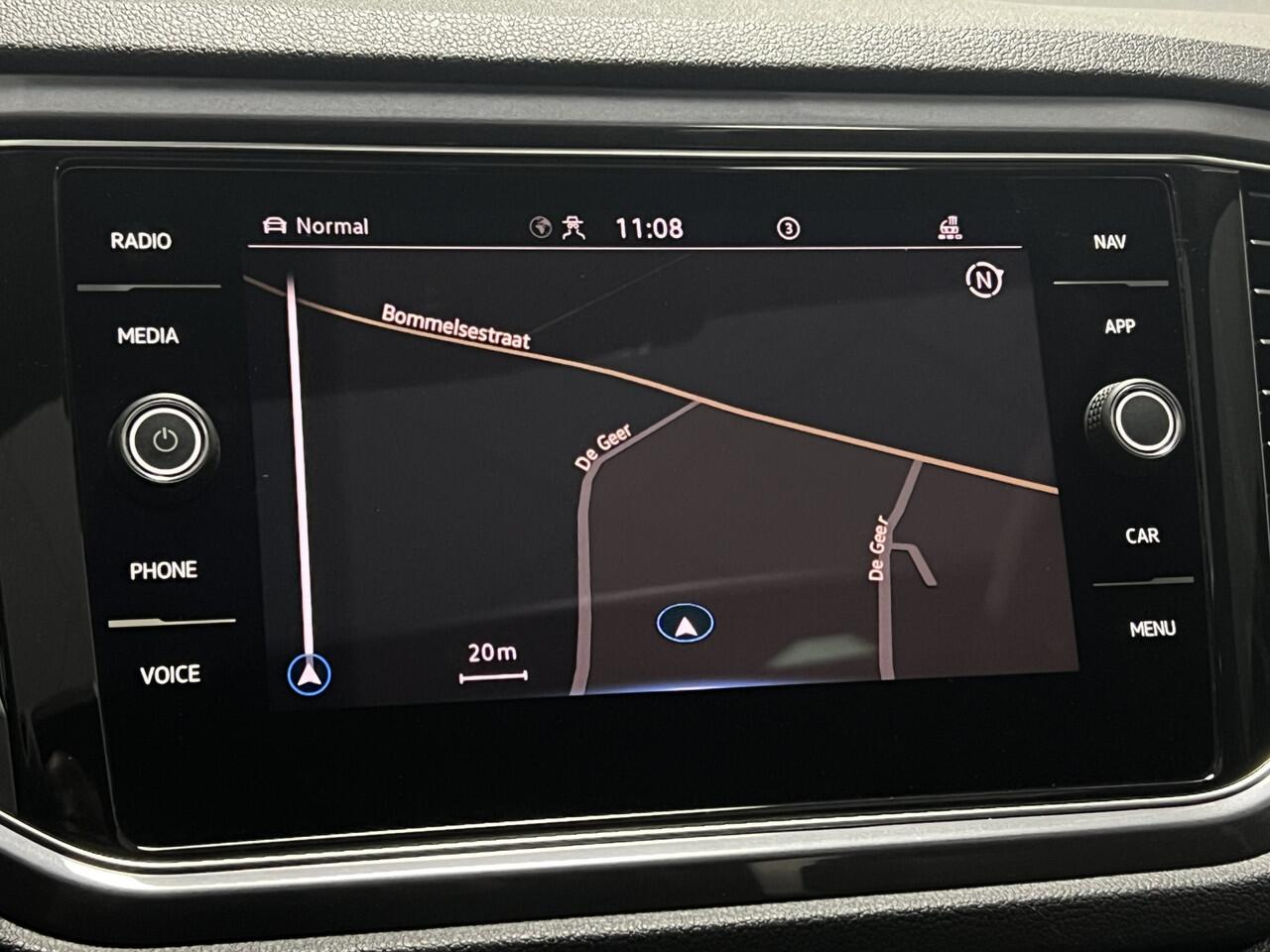 Volkswagen T-Roc 1.5 TSI Sport | NAVI | PAMORAMADAK | TREKHAAK | KEYLESS | ACC |