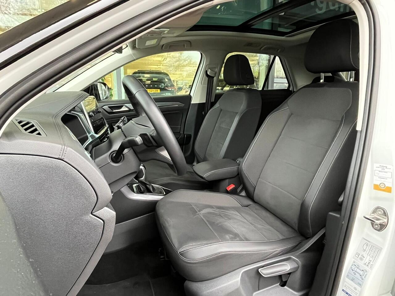 Volkswagen T-Roc 1.5 TSI 150 PK DSG Style / Virtual cockpit pro / Panoramadak / 17'' LMV /