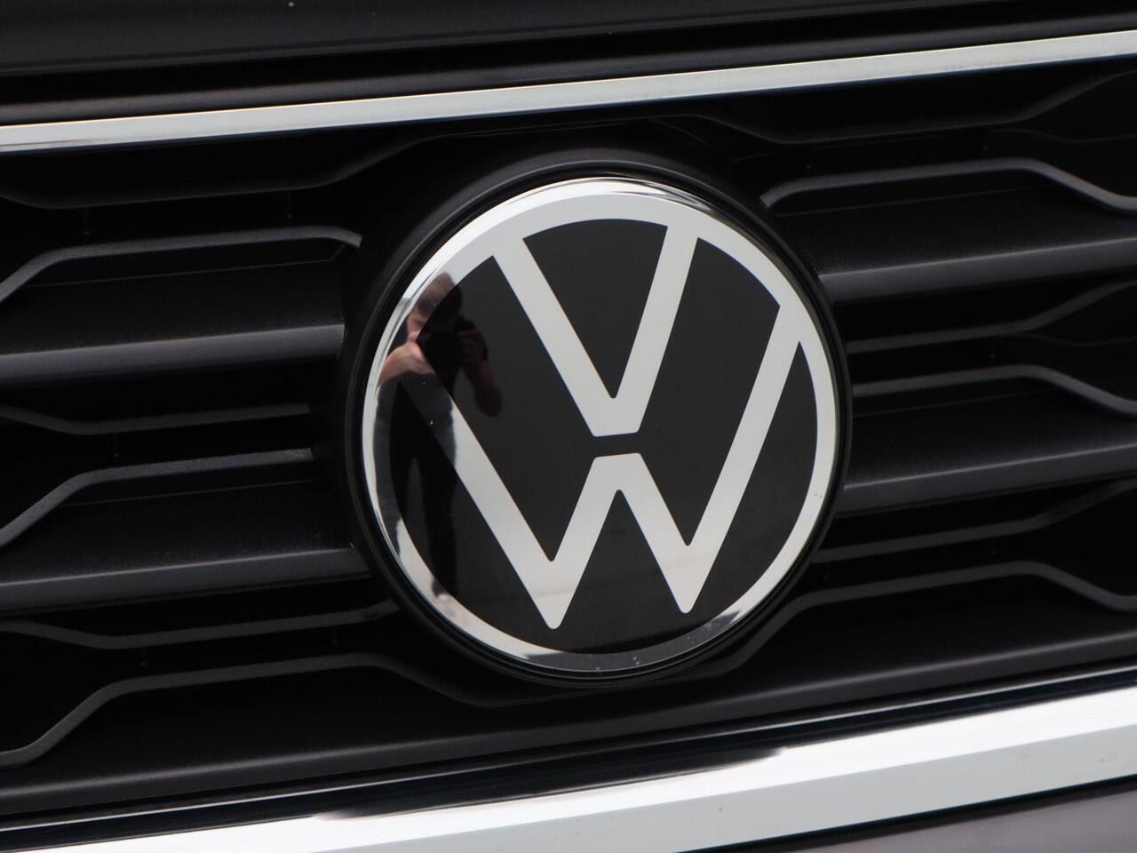 Volkswagen T-Roc 1.0 TSi 110 Pk Style | Trekhaak | Adaptive Cruise | Navigatie | CarPlay | ECC | Parkeersensoren | 68.883 Km!!