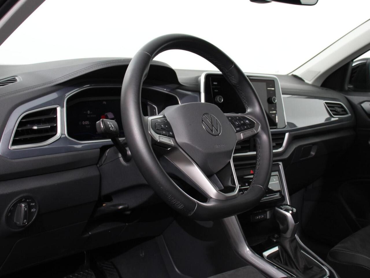 Volkswagen T-Roc 1.5 TSI DSG Style | Navigatie | Apple Carplay / Android Auto | Climate Control | Led | Digitale Cockpit | Adaptive Cruise Control | Trekhaak