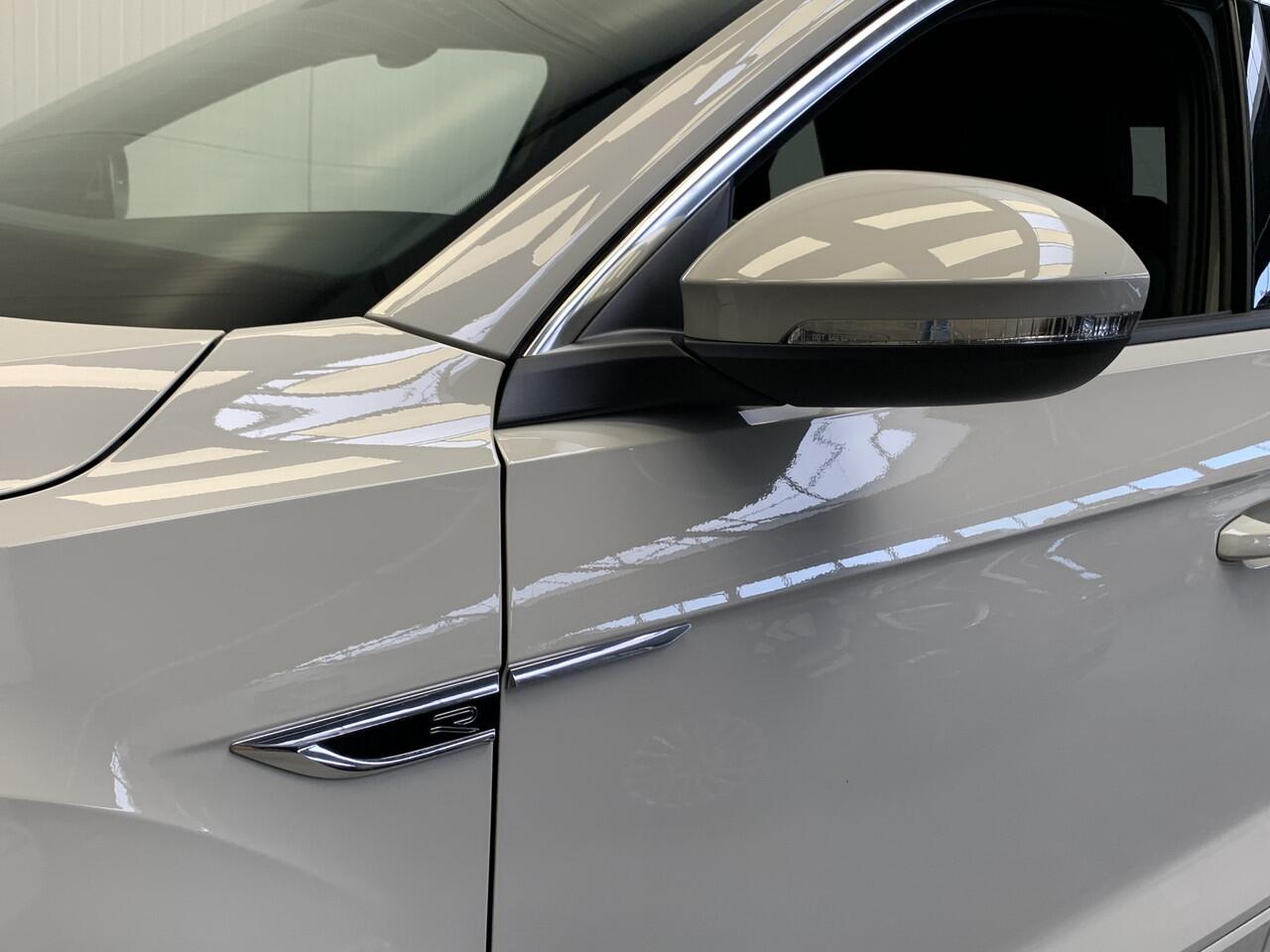 Volkswagen T-Roc 1.5 TSI R-Line 150PK IQ LIGHT-CAMERA-NAVI-ADAPT.CRUISE-LANE ASSIST-PDC-LMV-ECC