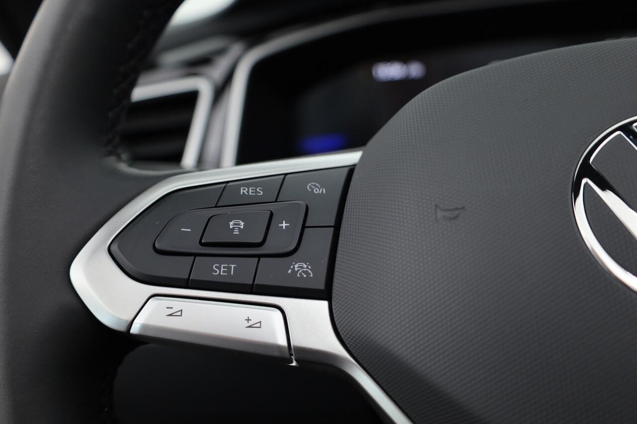 Volkswagen T-Roc Cabrio 1.5 TSI R-Line DSG | Navi | Stoel- Stuurverw. | IQ. Light | Travel Assist | Dodehoekdet.