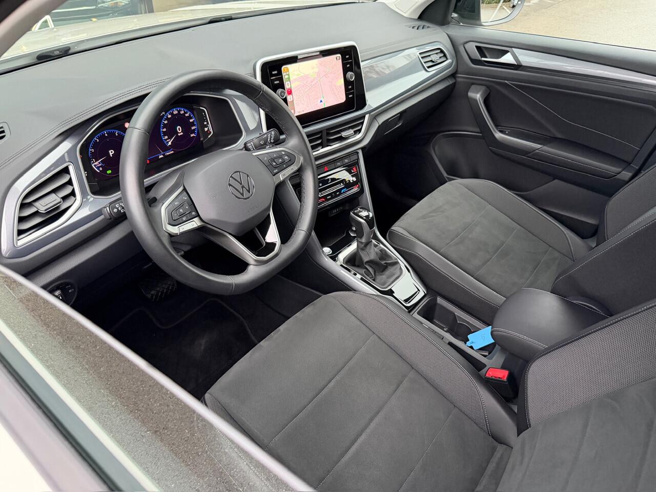 Volkswagen T-Roc 1.5 TSI 150pk DSG Style Carplay | Camera | Keyless | Elek. Achterklep | Rijklaar incl. garantie