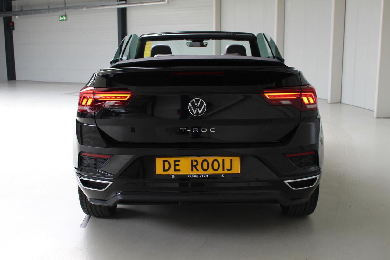 Volkswagen T-Roc Cabrio 1.5 TSI R-Line Blackstyle Navigatie | Camera | Trekhaak | 18" Grange Hill Zwart