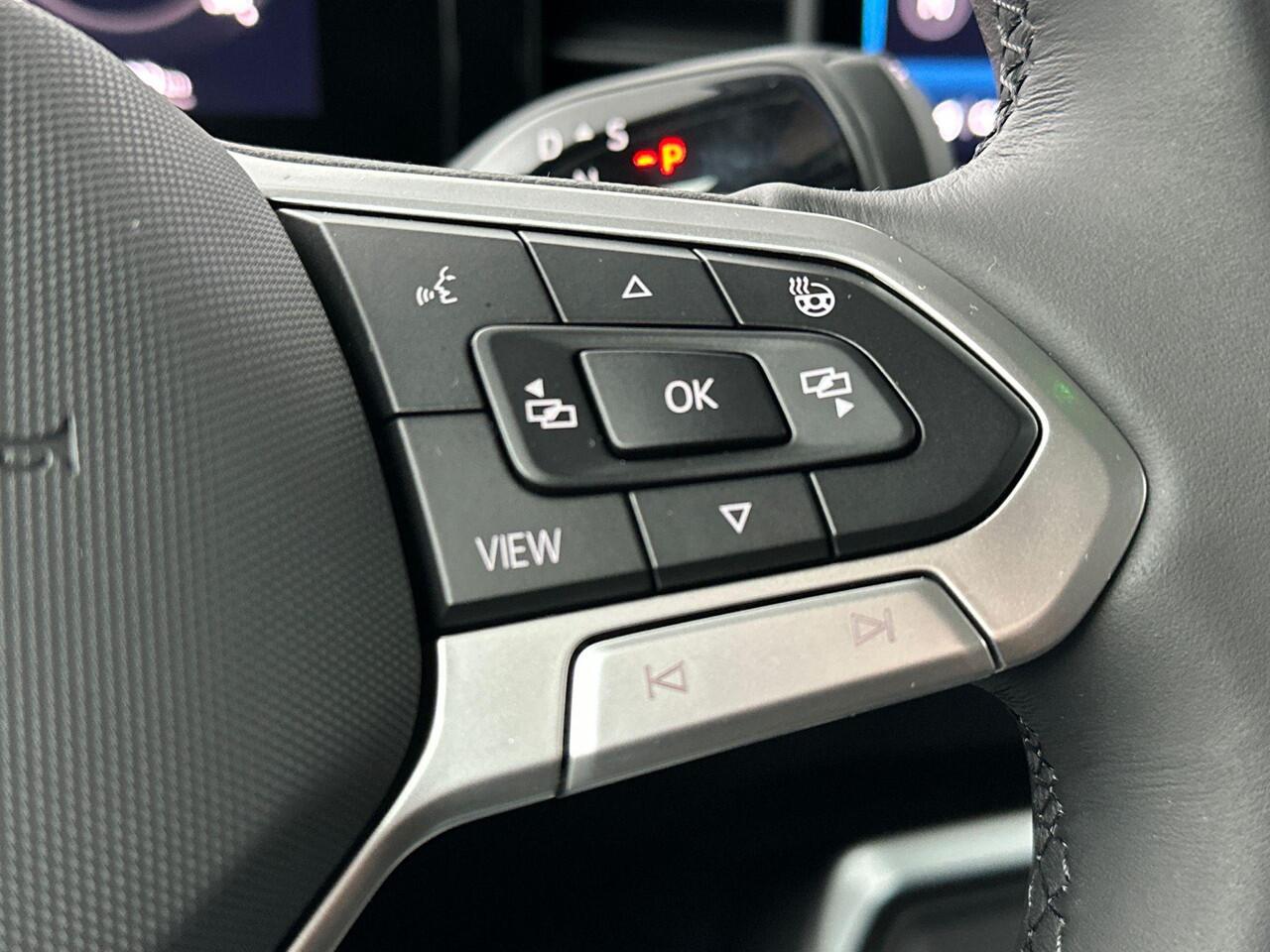 Volkswagen T-Roc Life First Edition 1.5 eTSI 85 kW / 116 PK SUV 7 v