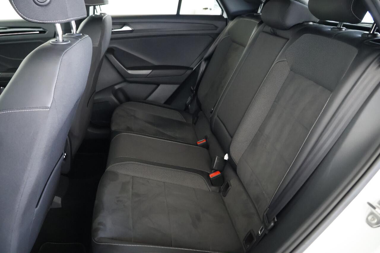 Volkswagen T-Roc 2.0 TSI 4Motion R-Line / IQ-Light / ACC / Camera / CarPlay / Navigatie