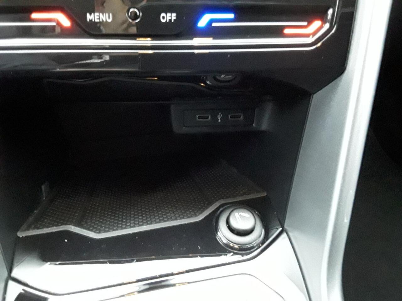 Volkswagen T-Roc 1.O TSI LIFE / NAVI / VIRTUEL COCKPIT / NW. MODEL