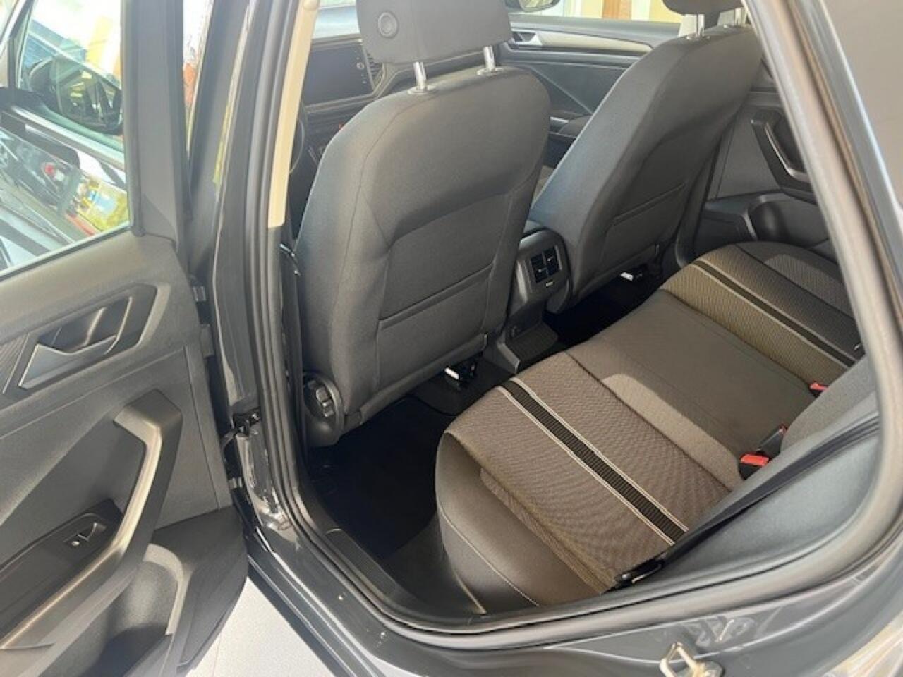 Volkswagen T-Roc 1.0 TSI Style Trekhaak Parkeer sensoren V+A.